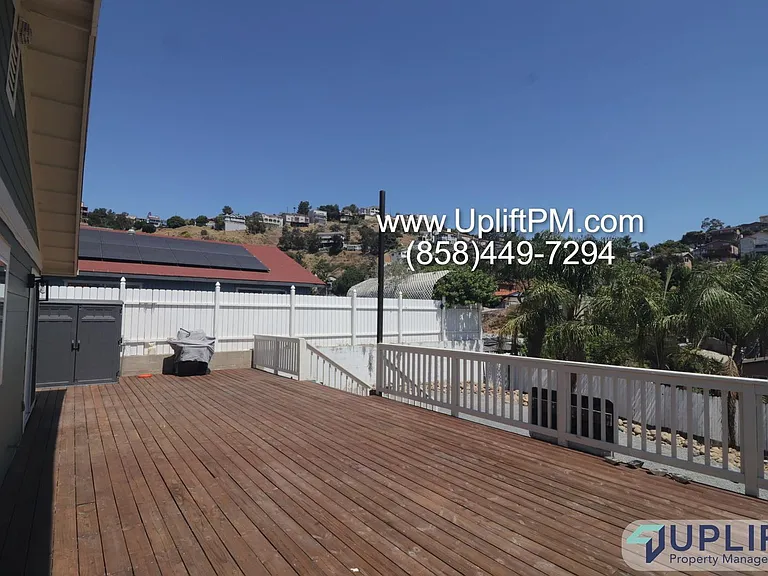 1225 Capistrano Ave #A — Photo 35