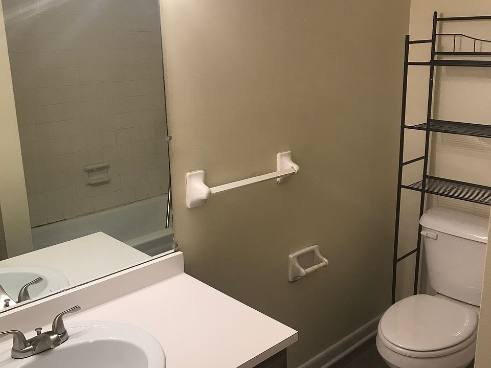 1st image of 3500 Warwick Dr APT 21