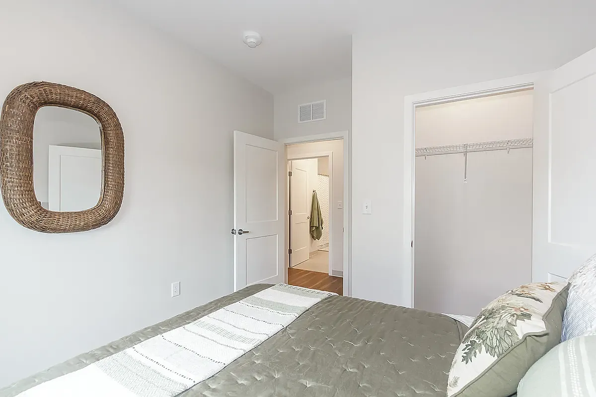 2 bed, 968 sqft, $2,800 — Photo 1