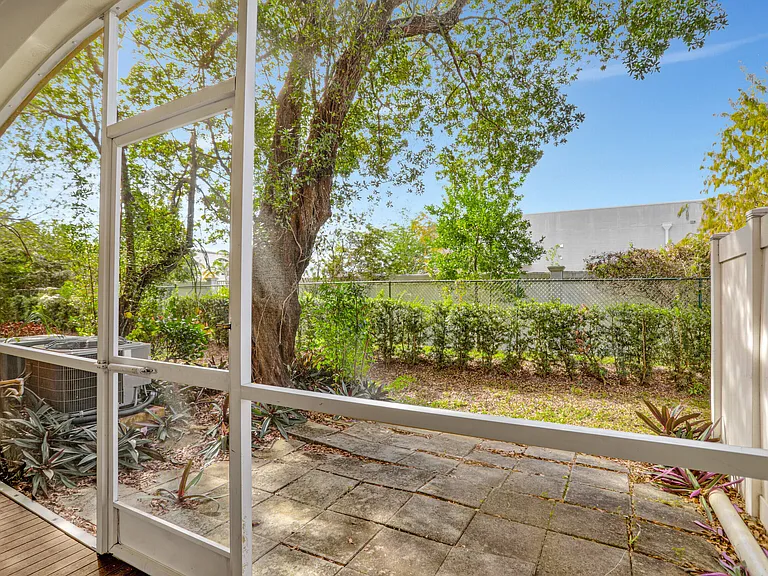 6527 Catalina Ln — Photo 17
