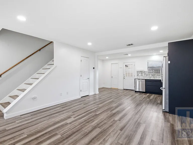 8400 Jamestown Dr #534 — Photo 3