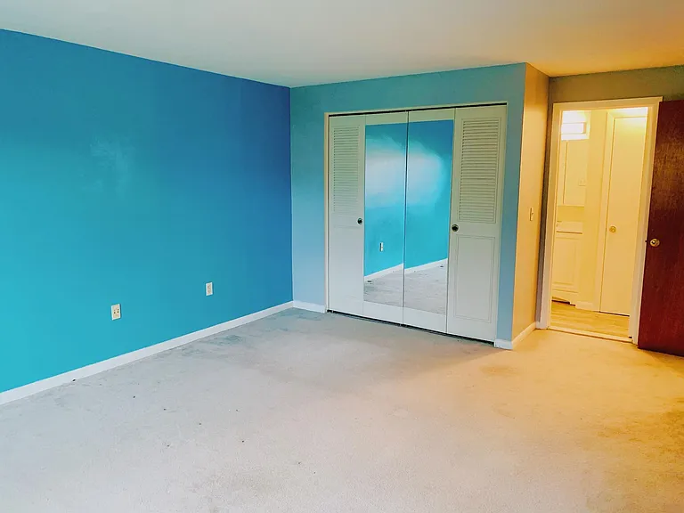 28 Williamsburg Ct #14 — Photo 8