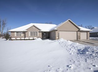 W6572 Landon Dr, APPLETON, WI 54915