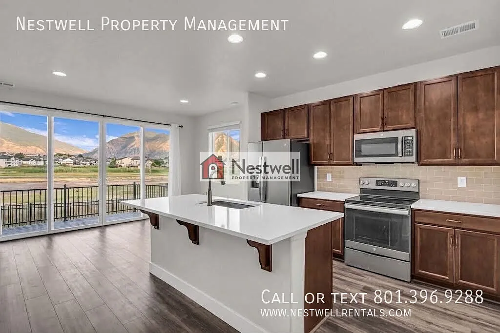 Gorgeous 4-bed home in Salem with amazing views! — Photo 4