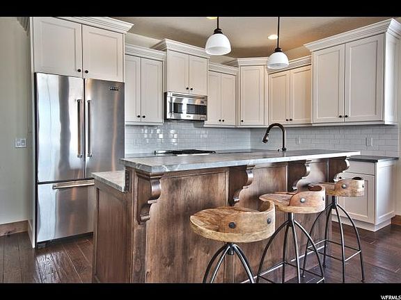 3rd image of 1288 N Deer Park Cir #202