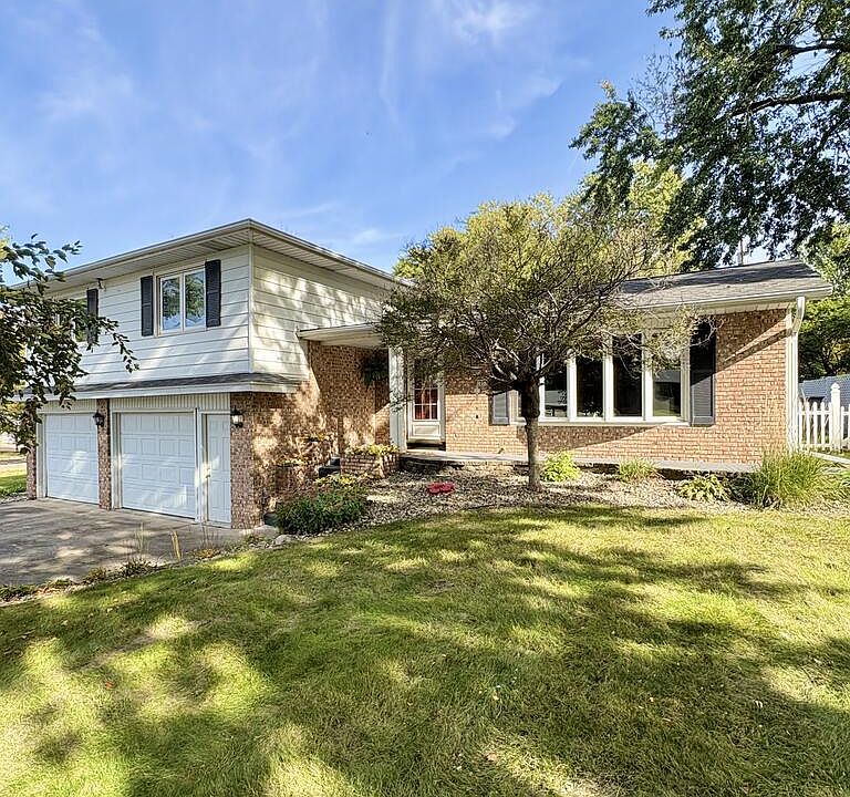 1st image of 1057 N 31st Pl