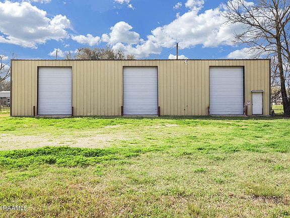 3rd image of 209 D Arceneaux Rd