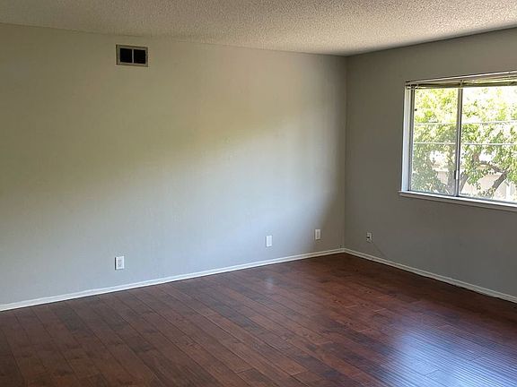 2nd image of 1122 Francisco Ave APT 4
