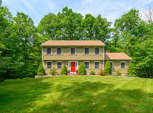 4 Alexandra Dr, New Fairfield, CT 06812