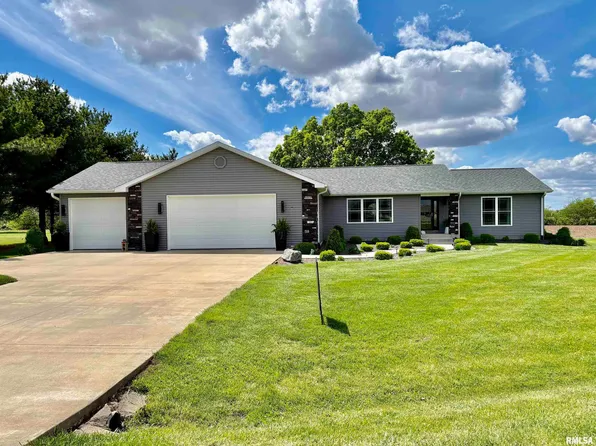 15 Trussell Rd, Jacksonville, IL 62650