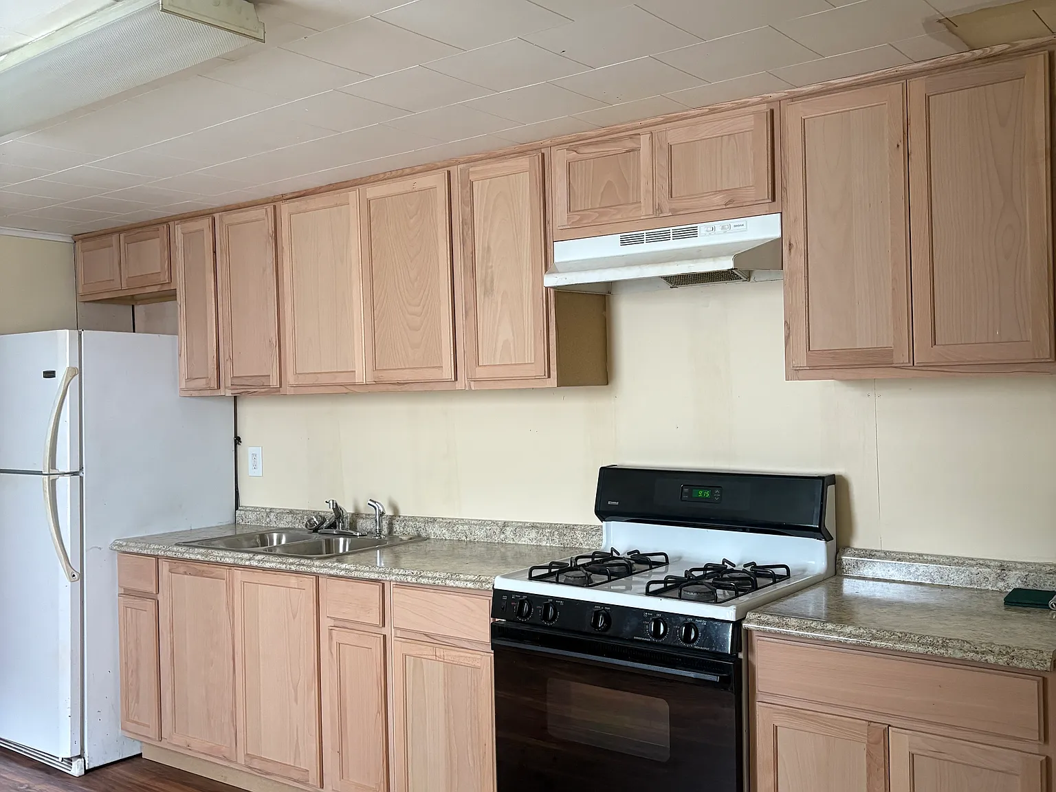 3 bed, 1100 sqft, $1,150 — Photo 3