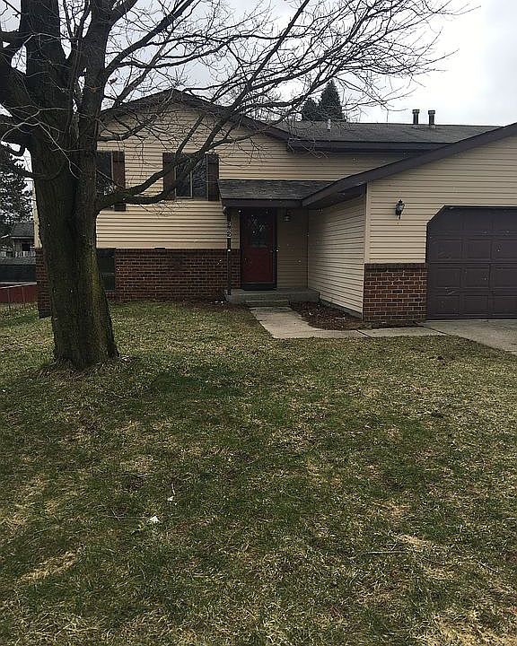 1st image of 382 Pine Needles Ct SE