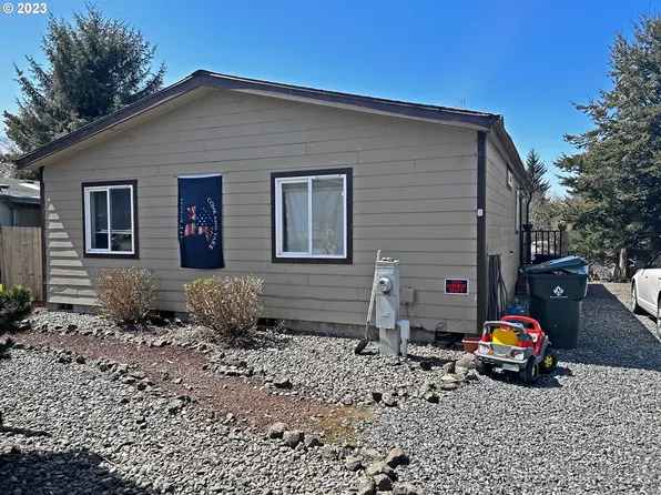 63428 Jerome Rd, Coos Bay, OR 97420