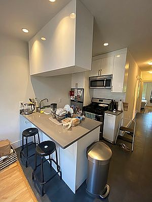 4th image of 532 6th Ave APT 2R