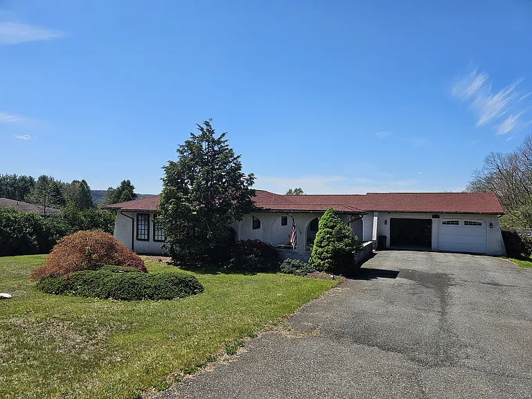 224 Laurel Dr — Photo 41
