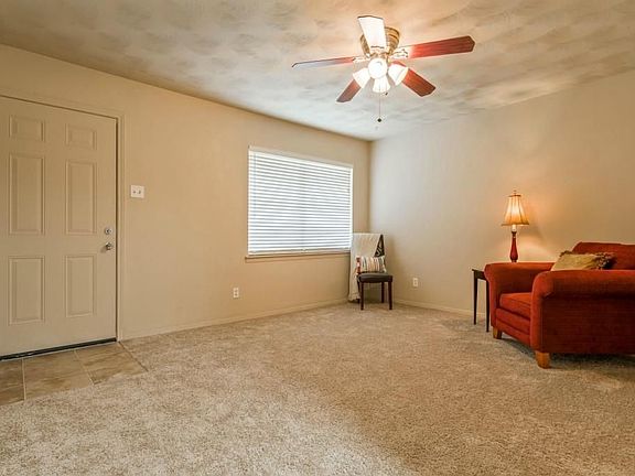 3rd image of 4101 Timberline Dr