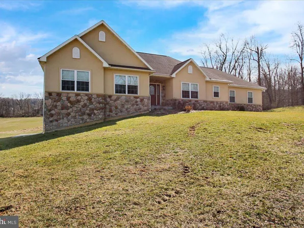 60 Cider Mill Rd, Mertztown, PA 19539