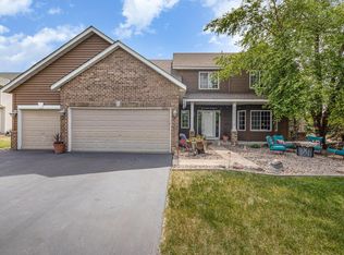 8904 Horizon Dr, Shakopee, MN 55379