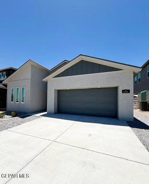 5 bed, 3.0 bath, 2180 sqft, $2,300 — Photo 2