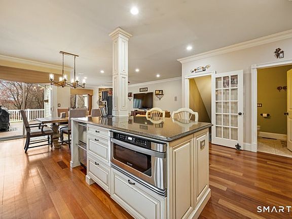 4th image of 12 Spindle Hill Road #5E