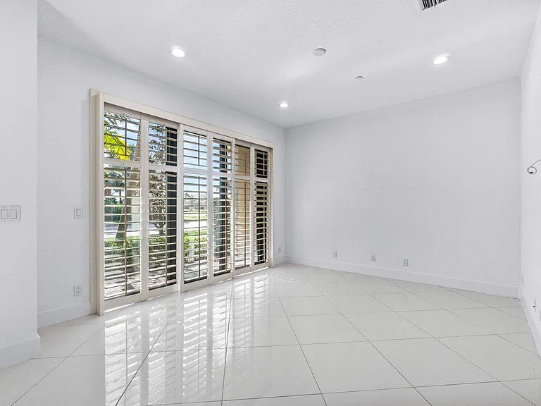 7115 Edison Pl — Photo 8