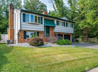 40 Winding Rd, Iselin, NJ 08830