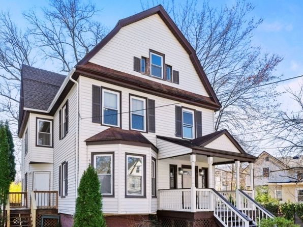 32 Brainard Pl, Ridgewood Village, NJ 07450