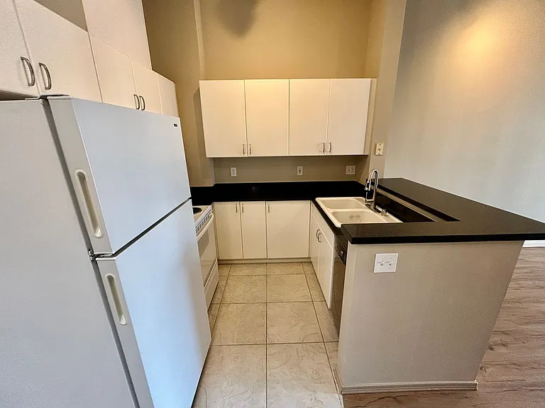 1323 Boren Ave #607 — Photo 2
