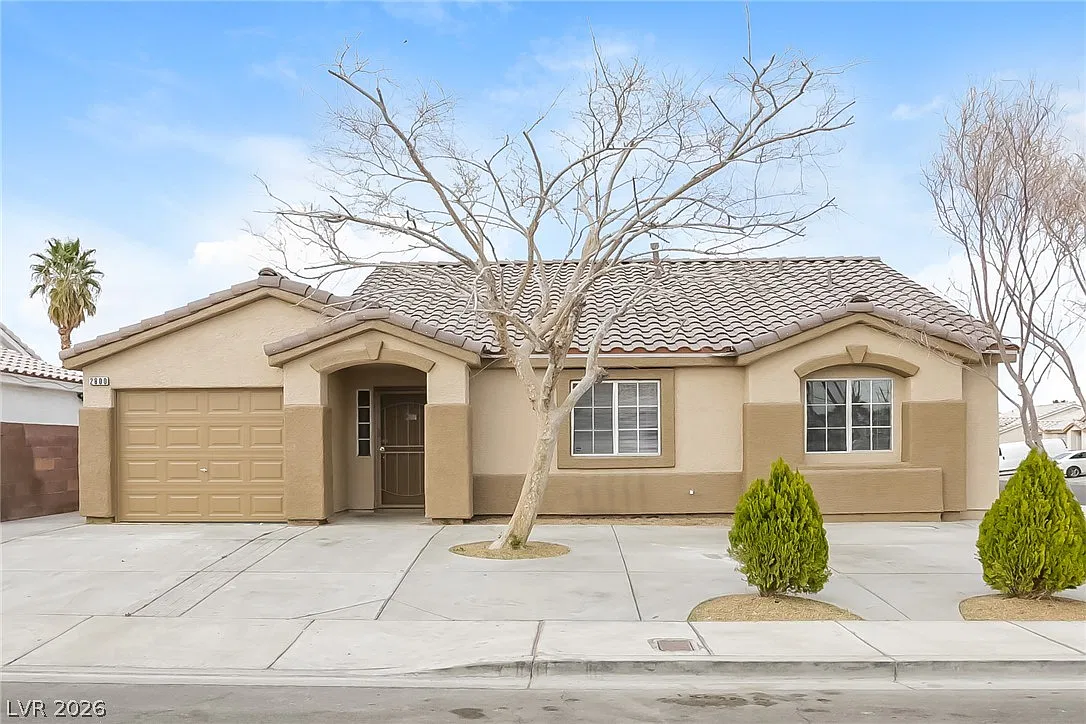4 bed, 2.0 bath, 1309 sqft, $2,100 — Photo 1
