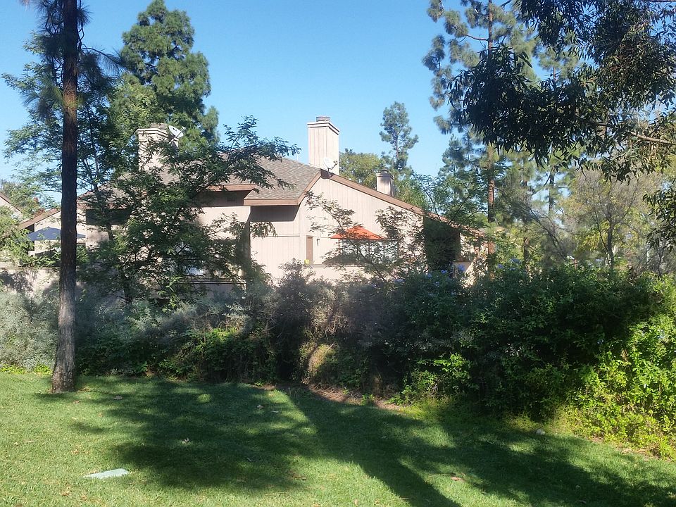 2nd image of 815 Quintana Pl NW