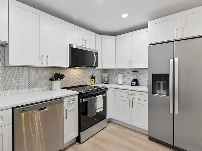 9011 Gedde Ave — Photo 12