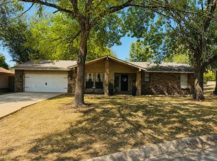2740 E Golden Oaks Dr, Fayetteville, AR 72703