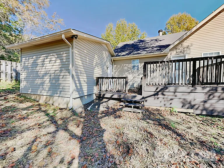 1608 Robards Way — Photo 10