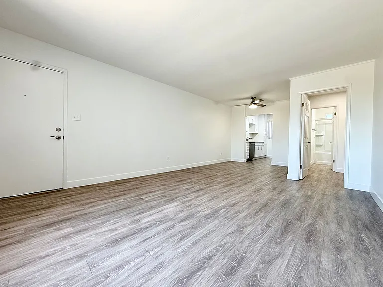 4681-4691 Kansas St — Photo 4
