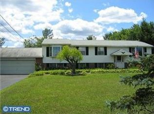 233 Grubb Rd, Schwenksville, PA 19473