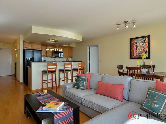 Kitchen / Living Room