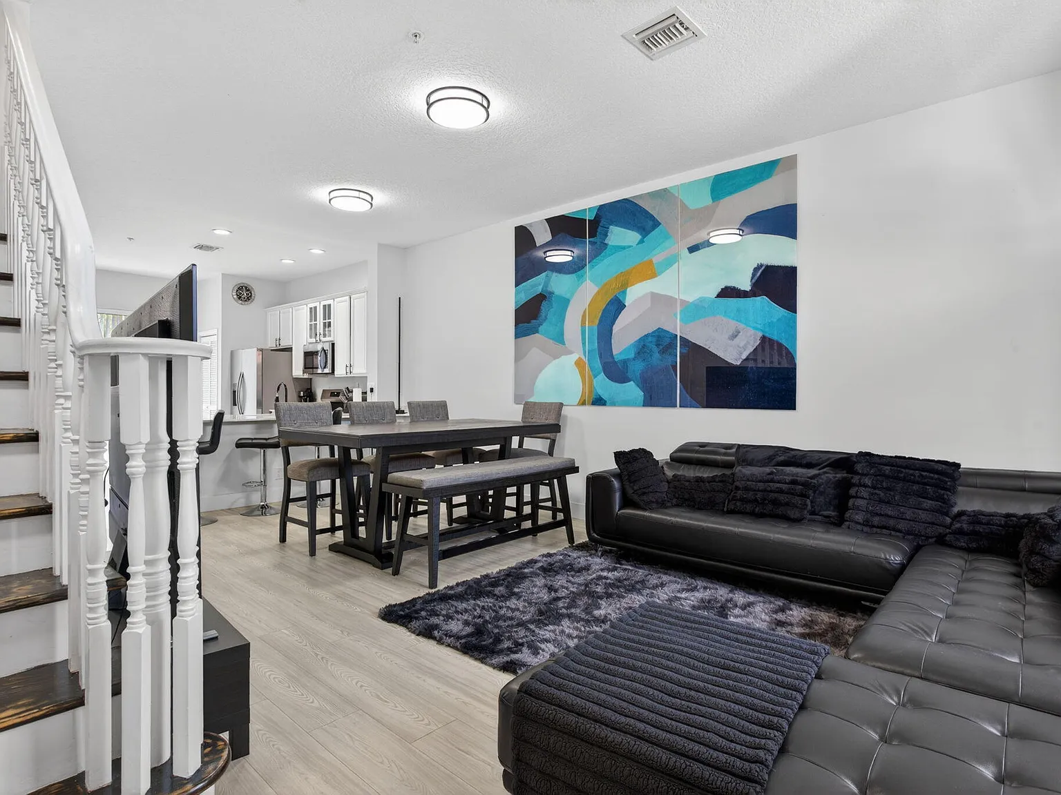 3 bed, 4.0 bath, 1728 sqft, $3,900 — Photo 3