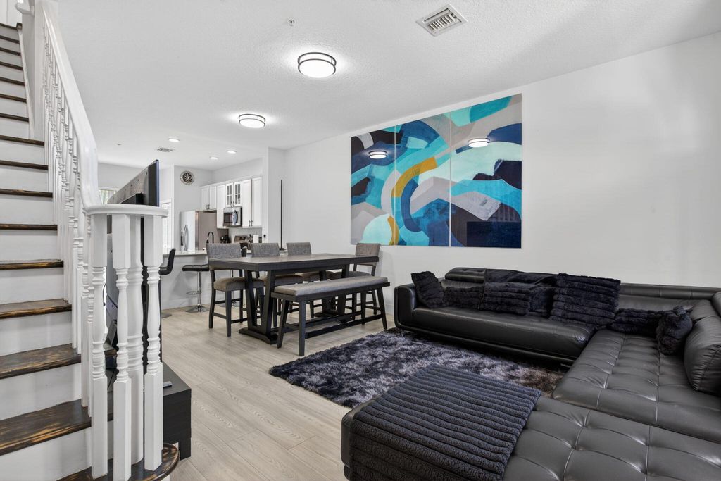 2457 NE 14th Street #2457, photo 3