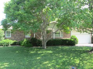 904 W Girard Ave, Monmouth, IL 61462