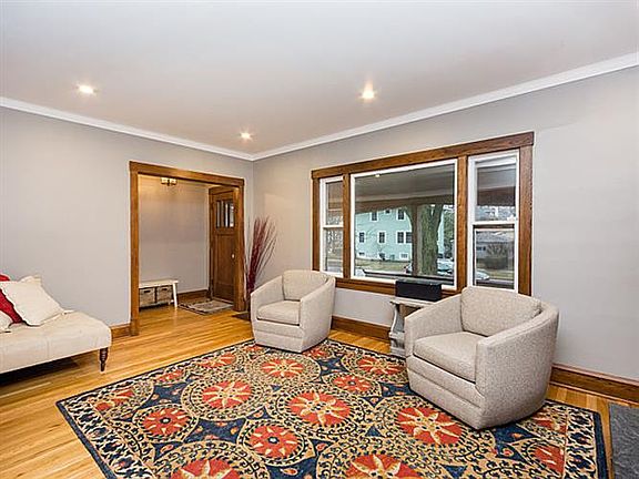 3rd image of 607 Home Ave