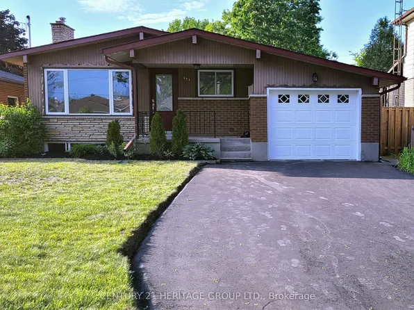 293 Labrador Dr #B, Oshawa, ON L1H 7E7