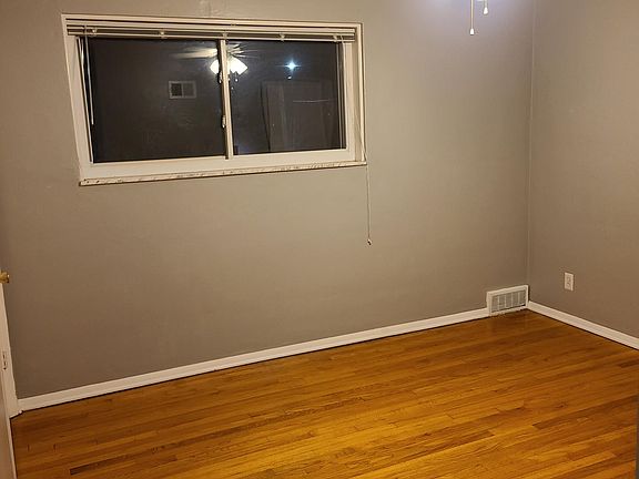 5th image of 25 Plainview Ave