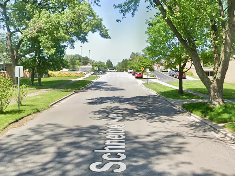 6937 Schneider Ave — Photo 2