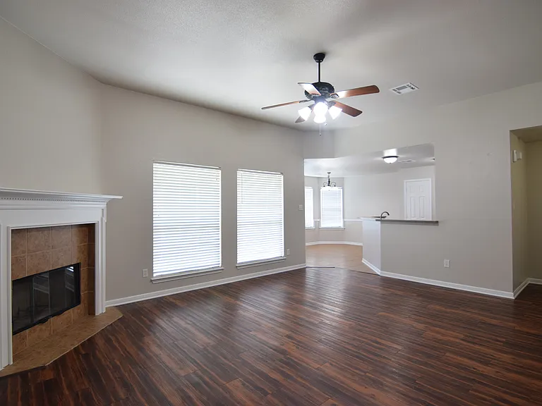 5619 Fair Hill Dr — Photo 6