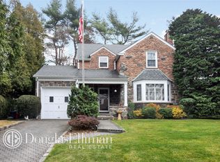 4 Andover Ln, Manhasset, NY 11030