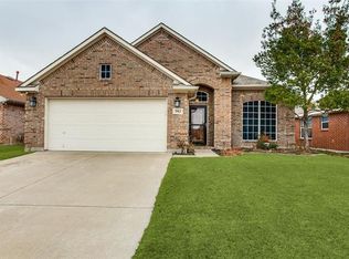 3913 Summerhill Ln, Fort Worth, TX 76244