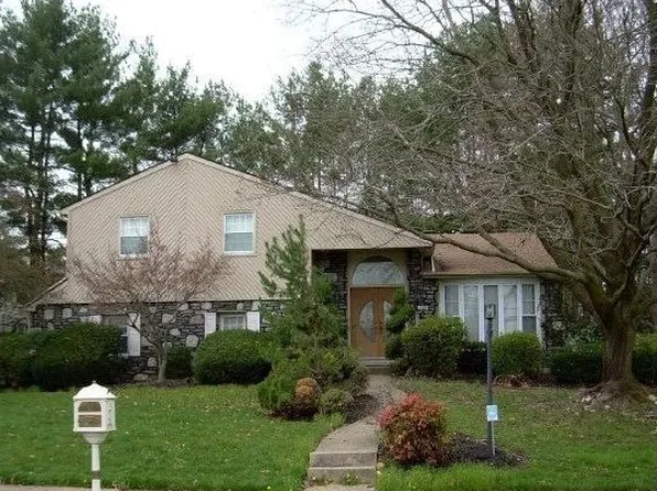 822 Black Angus Ln, Huntingdon Valley, PA 19006
