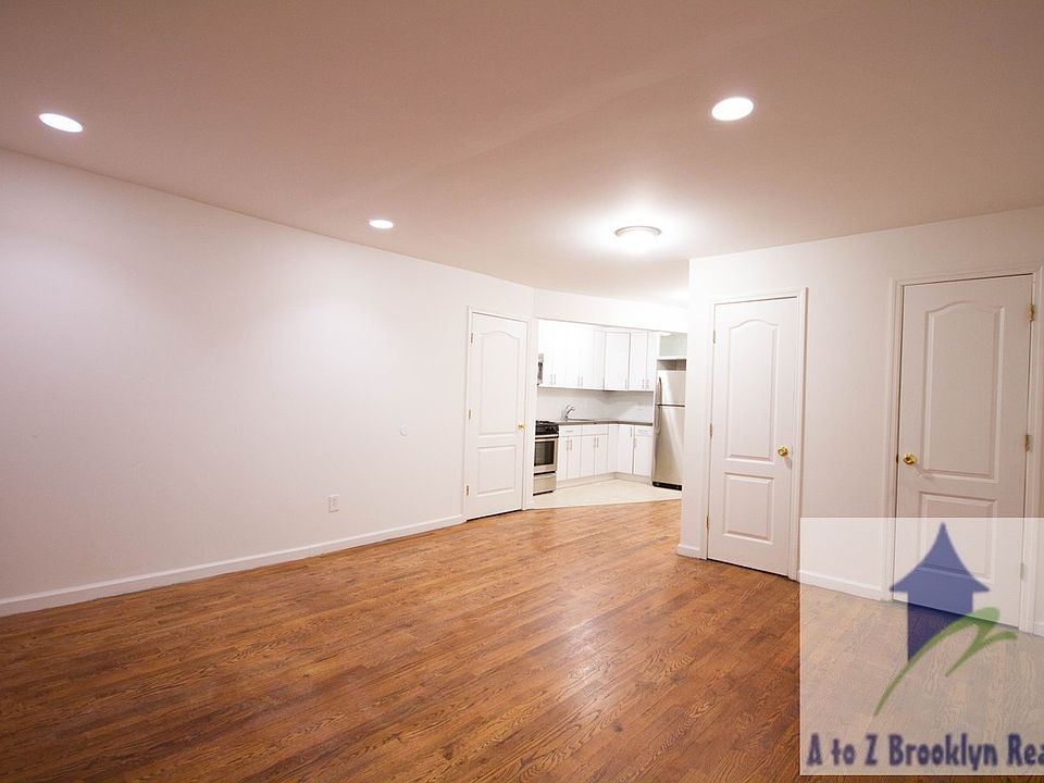 1st image of 212 Lexington Ave APT 2