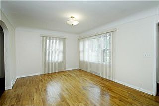 3rd image of 924 Avondale Dr