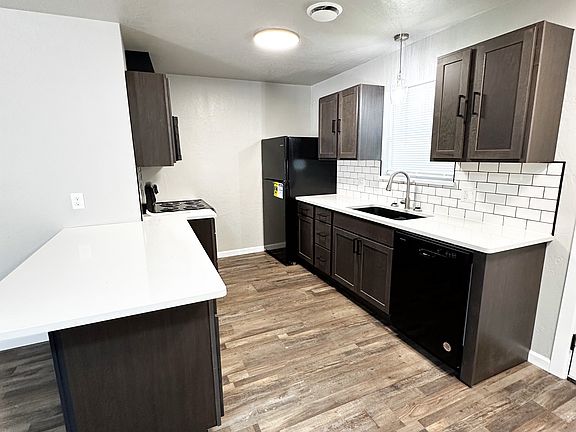4th image of 4712 NW Motif Manor Blvd #B